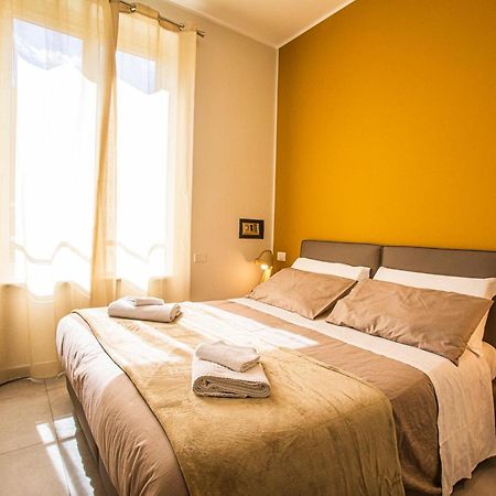 Garibaldi 136 Hotel Nápoly Kültér fotó