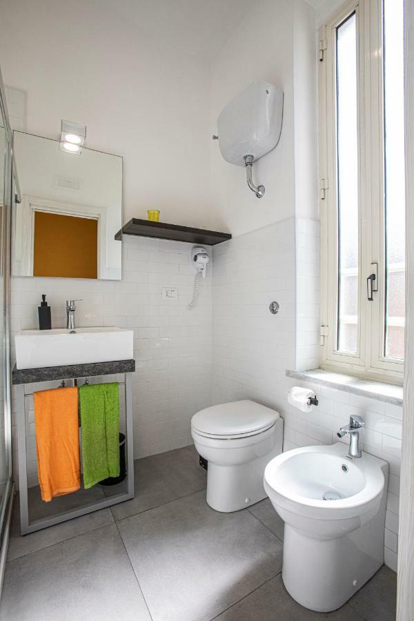 Garibaldi 136 Hotel Nápoly Kültér fotó