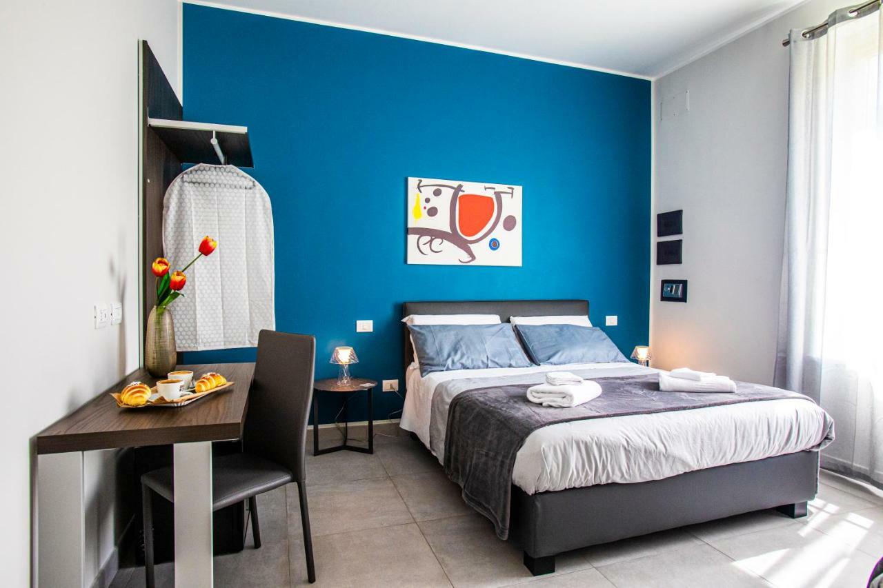 Garibaldi 136 Hotel Nápoly Kültér fotó
