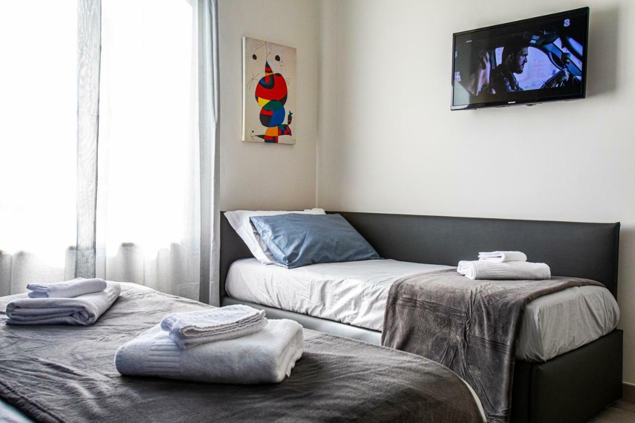 Garibaldi 136 Hotel Nápoly Kültér fotó