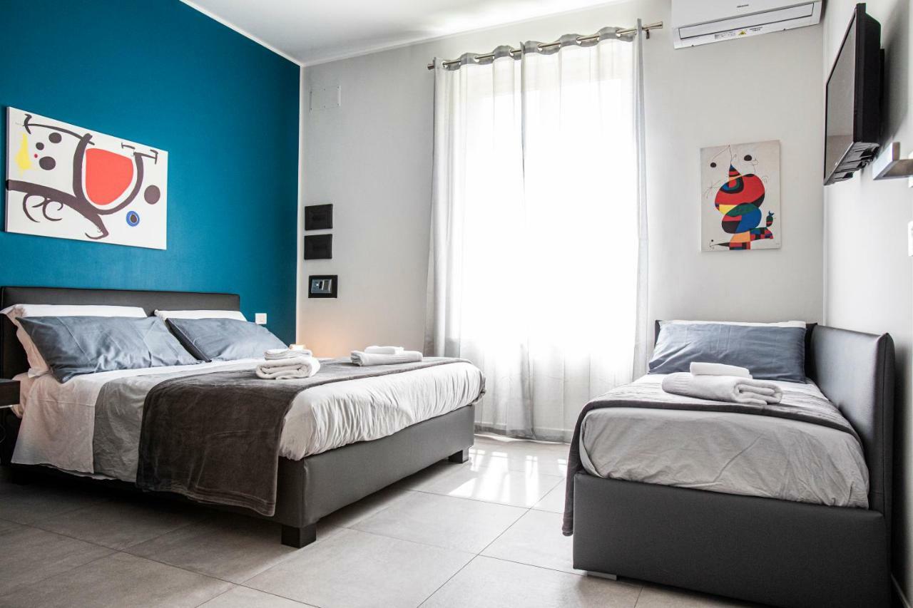 Garibaldi 136 Hotel Nápoly Kültér fotó