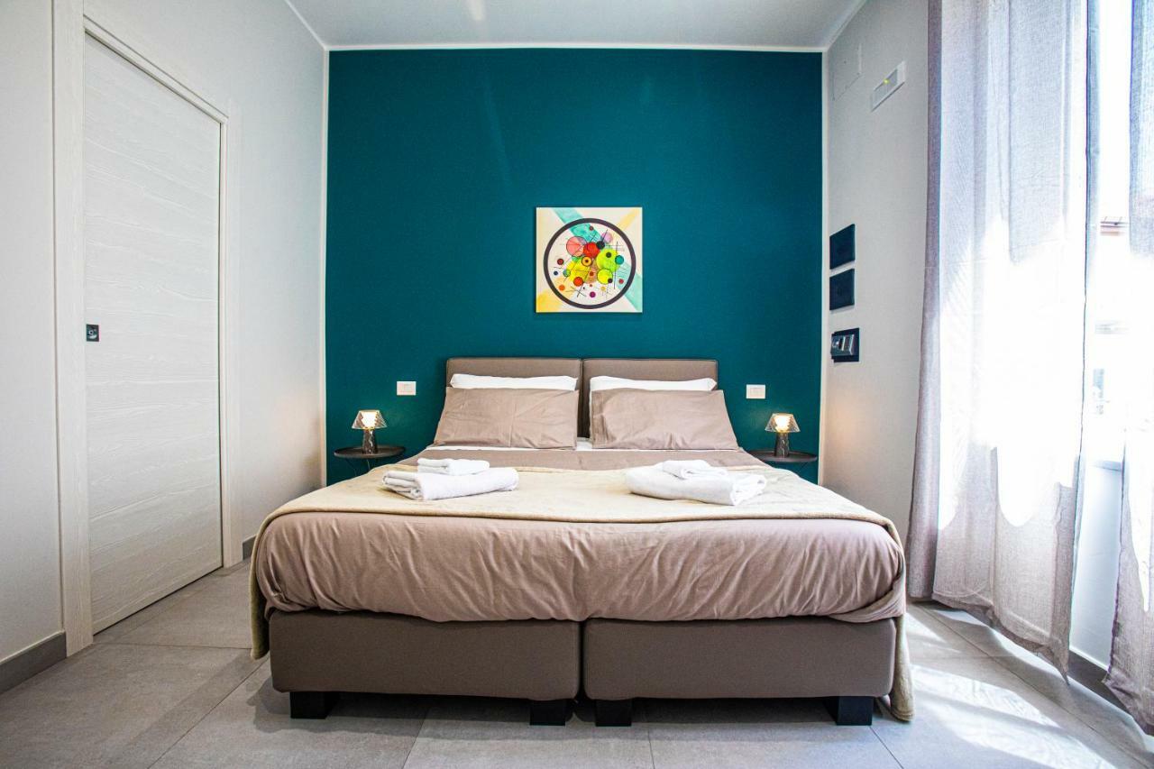 Garibaldi 136 Hotel Nápoly Kültér fotó