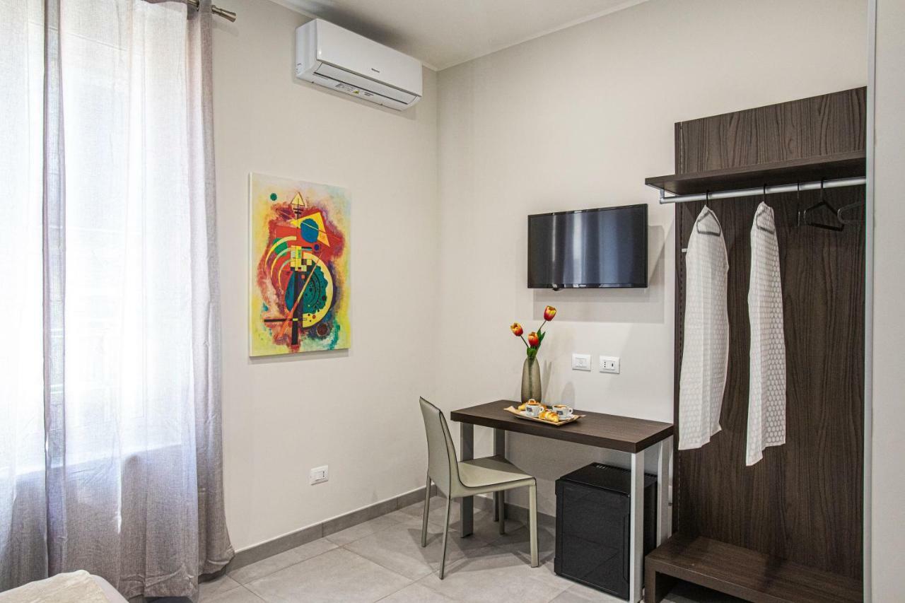 Garibaldi 136 Hotel Nápoly Kültér fotó